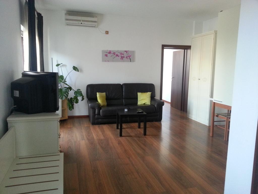 Banu Manta Apartments Bucharest Exterior photo